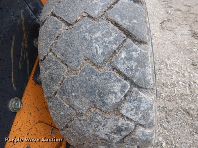 image for item FX9028 2015 Case SV280  skid steer loader