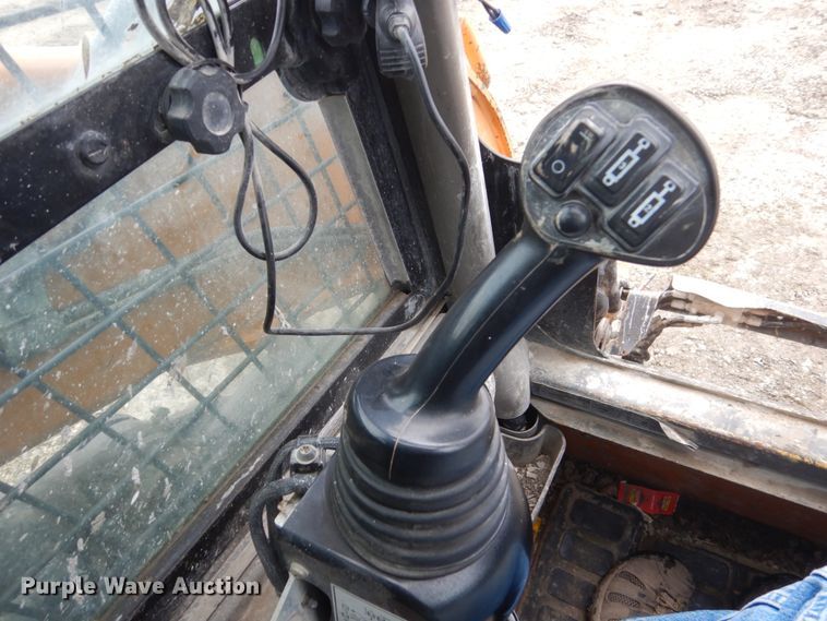 image for item FX9029 2015 Case SV280  skid steer loader