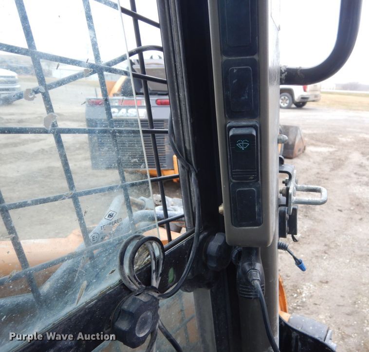 image for item FX9029 2015 Case SV280  skid steer loader