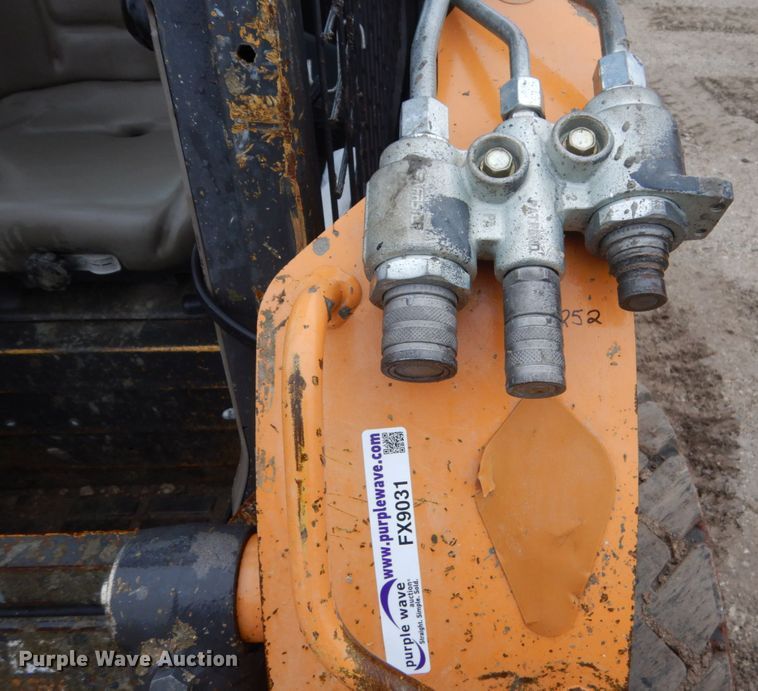 image for item FX9031 2014 Case SV250  skid steer loader