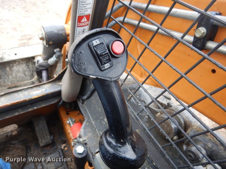 image for item FX9031 2014 Case SV250  skid steer loader