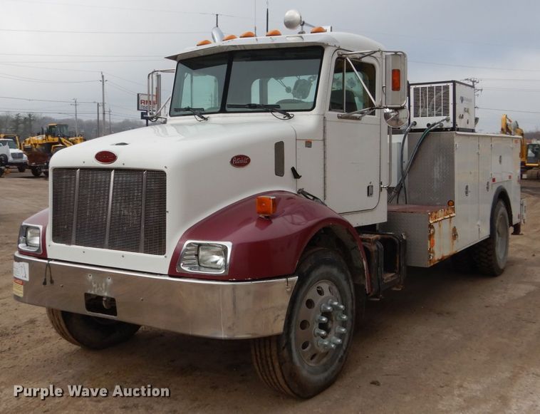 image for item FX9036 2005 Peterbilt 330 service truck with crane
