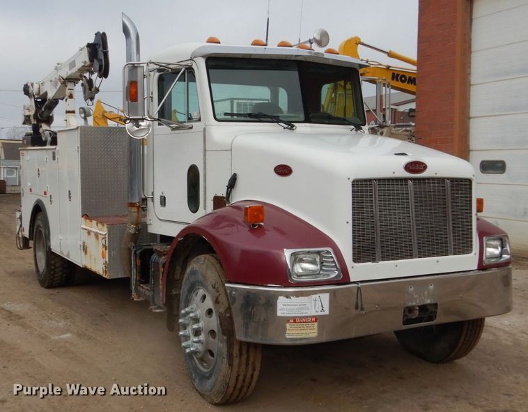 image for item FX9036 2005 Peterbilt 330 service truck with crane