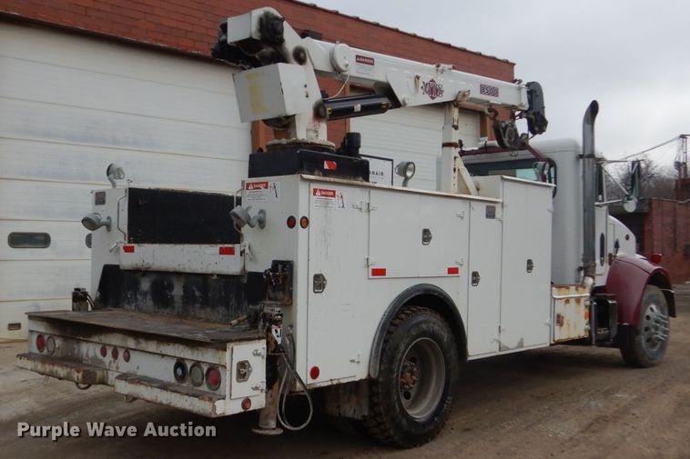 image for item FX9036 2005 Peterbilt 330 service truck with crane