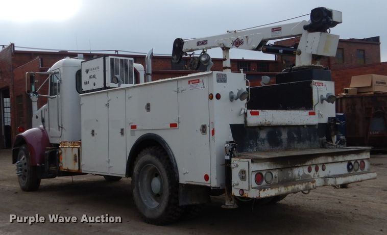 image for item FX9036 2005 Peterbilt 330 service truck with crane
