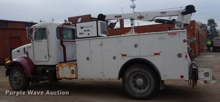 image for item FX9036 2005 Peterbilt 330 service truck with crane