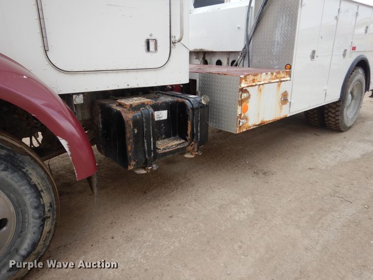 image for item FX9036 2005 Peterbilt 330 service truck with crane
