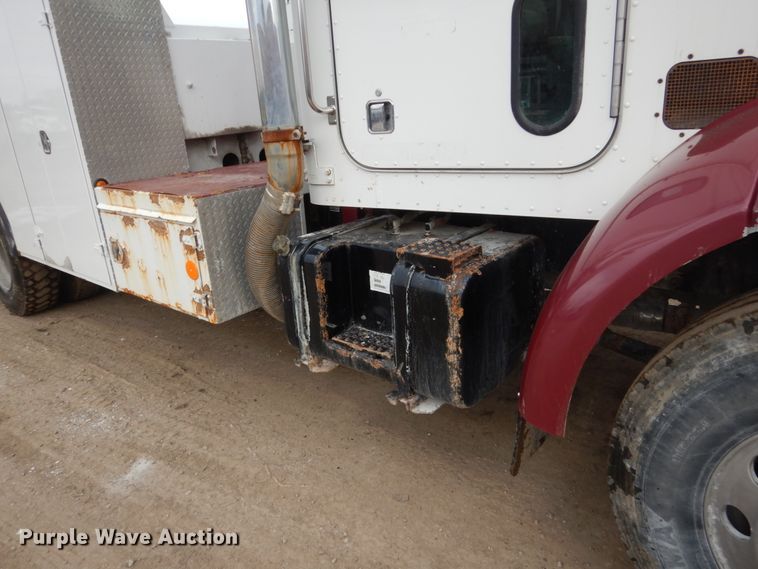 image for item FX9036 2005 Peterbilt 330 service truck with crane