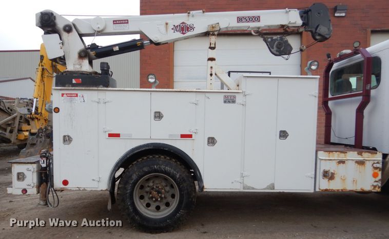 image for item FX9036 2005 Peterbilt 330 service truck with crane