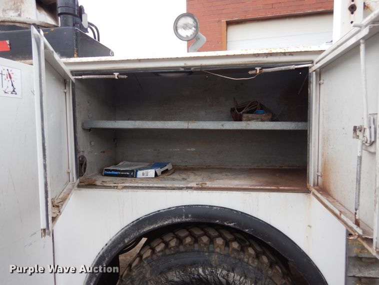 image for item FX9036 2005 Peterbilt 330 service truck with crane