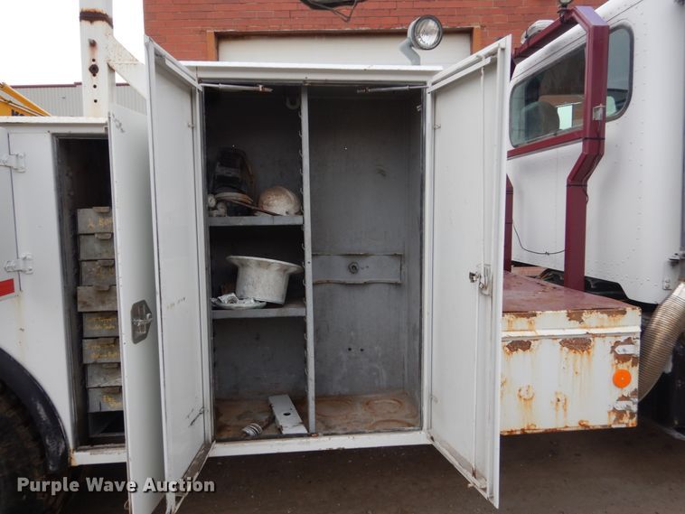 image for item FX9036 2005 Peterbilt 330 service truck with crane