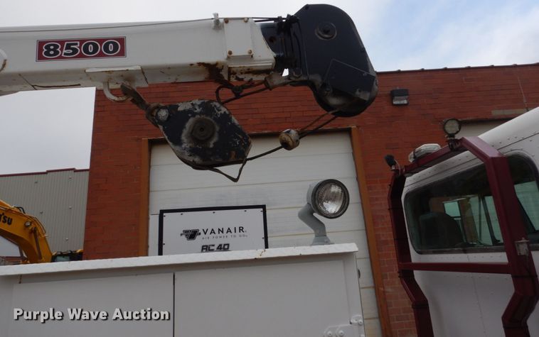 image for item FX9036 2005 Peterbilt 330 service truck with crane