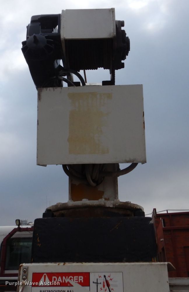 image for item FX9036 2005 Peterbilt 330 service truck with crane