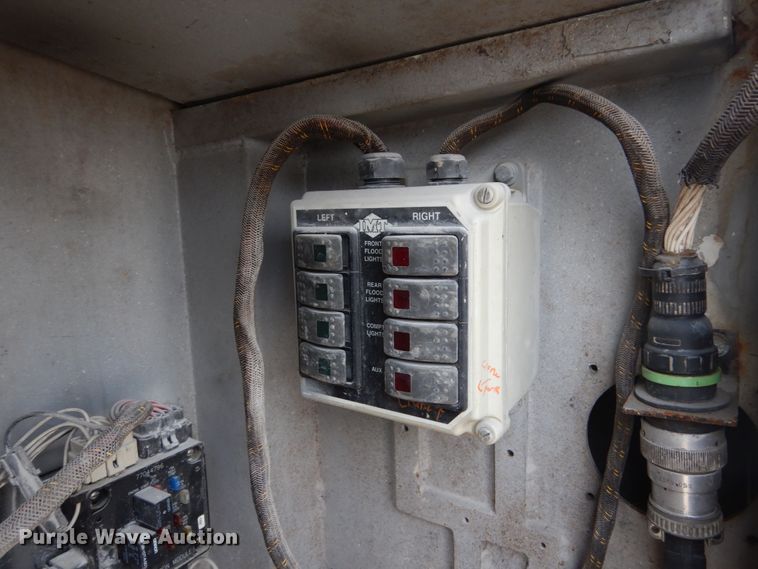 image for item FX9036 2005 Peterbilt 330 service truck with crane