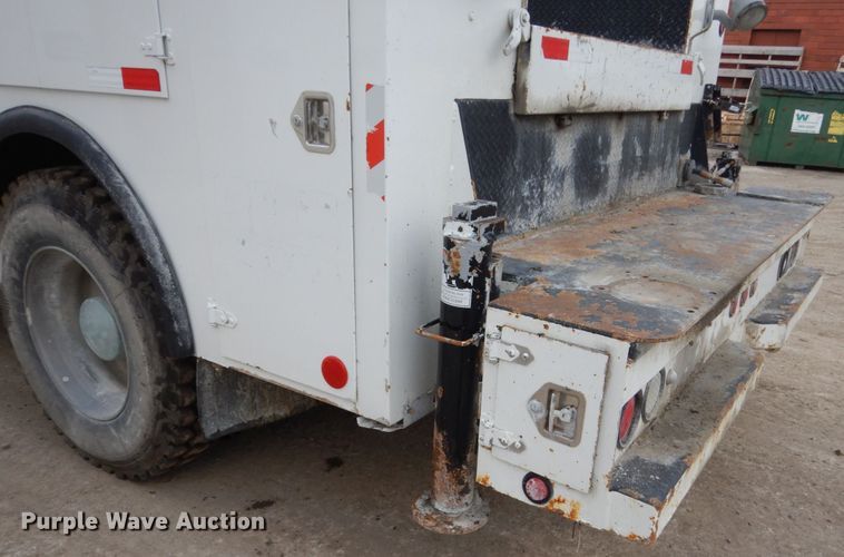 image for item FX9036 2005 Peterbilt 330 service truck with crane