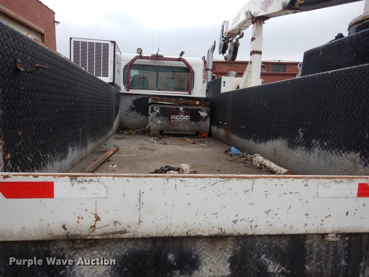 image for item FX9036 2005 Peterbilt 330 service truck with crane