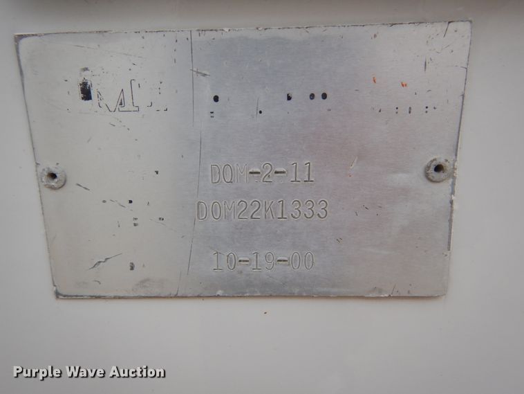 image for item FX9036 2005 Peterbilt 330 service truck with crane