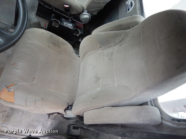 image for item FX9036 2005 Peterbilt 330 service truck with crane