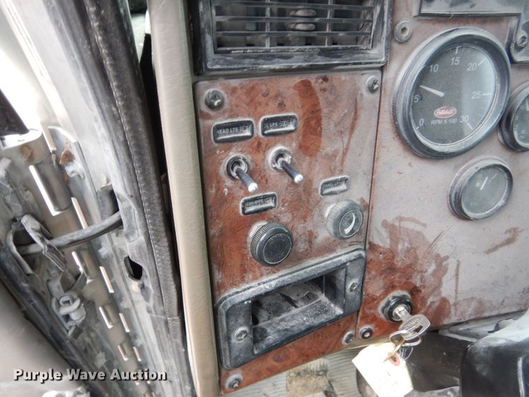 image for item FX9036 2005 Peterbilt 330 service truck with crane