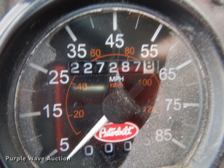 image for item FX9036 2005 Peterbilt 330 service truck with crane