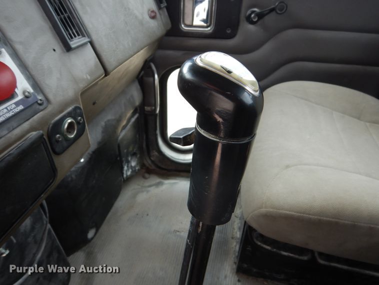 image for item FX9036 2005 Peterbilt 330 service truck with crane