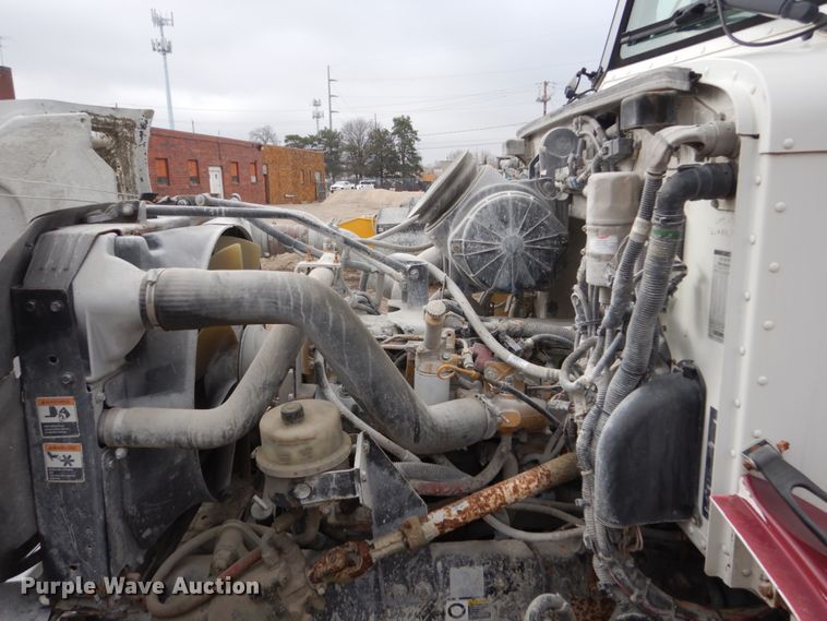 image for item FX9036 2005 Peterbilt 330 service truck with crane