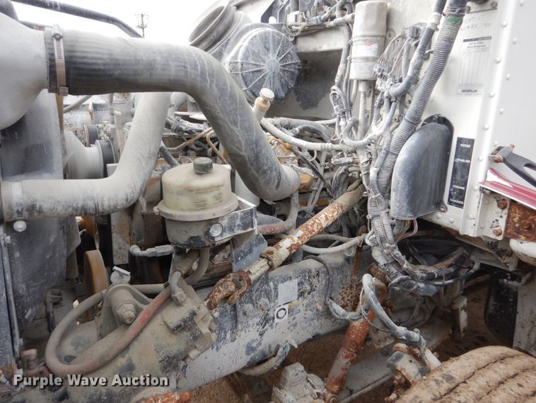 image for item FX9036 2005 Peterbilt 330 service truck with crane