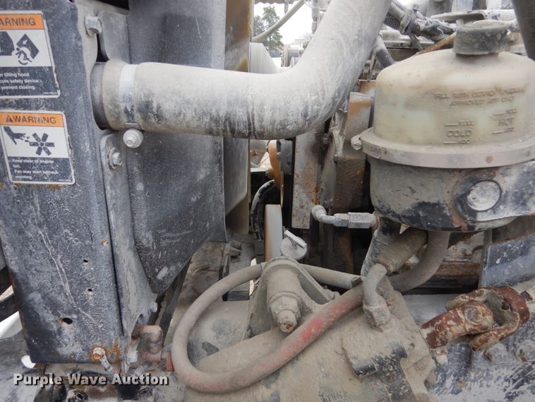 image for item FX9036 2005 Peterbilt 330 service truck with crane