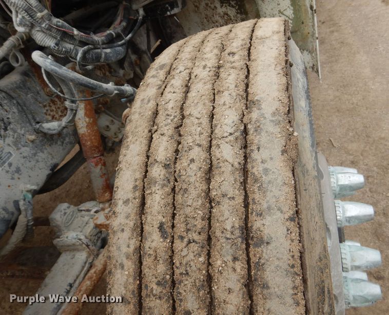 image for item FX9036 2005 Peterbilt 330 service truck with crane