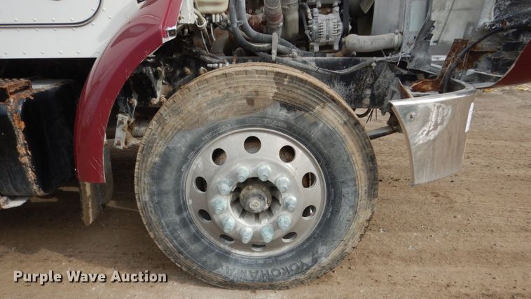 image for item FX9036 2005 Peterbilt 330 service truck with crane