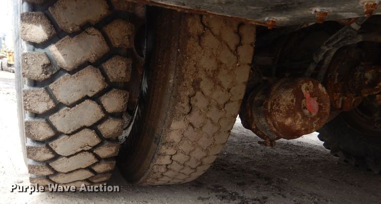 image for item FX9036 2005 Peterbilt 330 service truck with crane