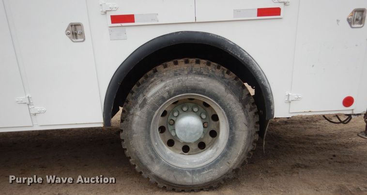 image for item FX9036 2005 Peterbilt 330 service truck with crane