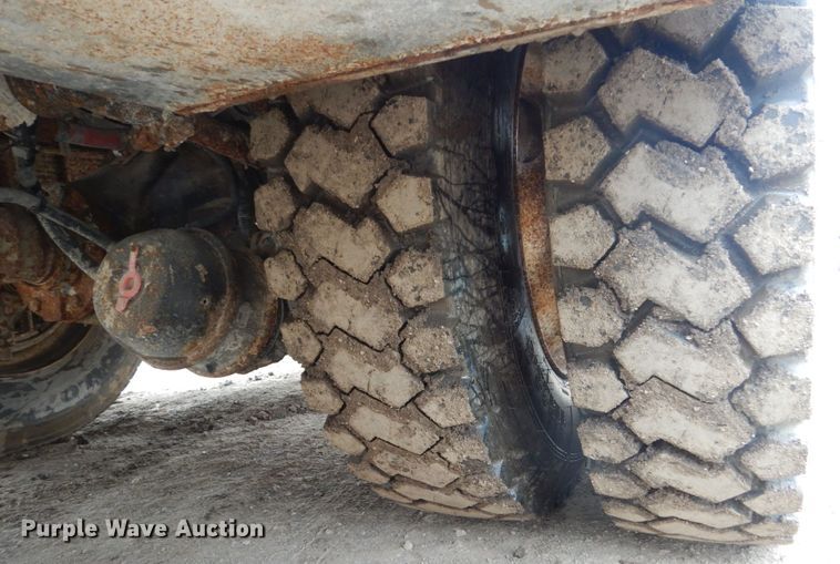 image for item FX9036 2005 Peterbilt 330 service truck with crane