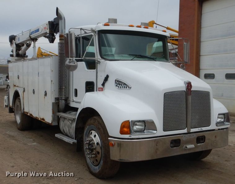image for item FX9037 2006 Kenworth T300 service truck with crane