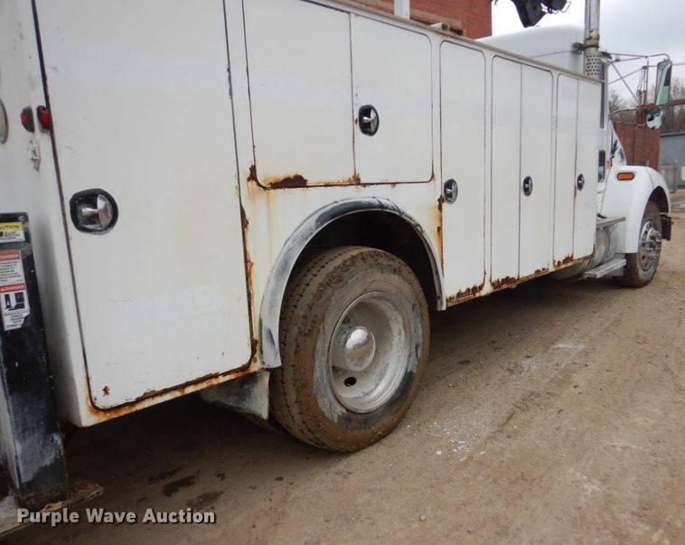 image for item FX9037 2006 Kenworth T300 service truck with crane