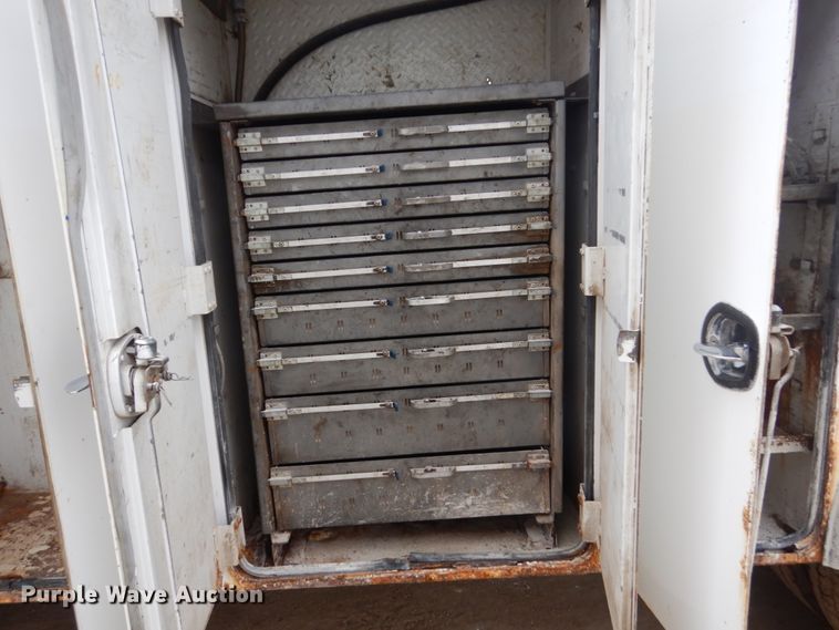 image for item FX9037 2006 Kenworth T300 service truck with crane