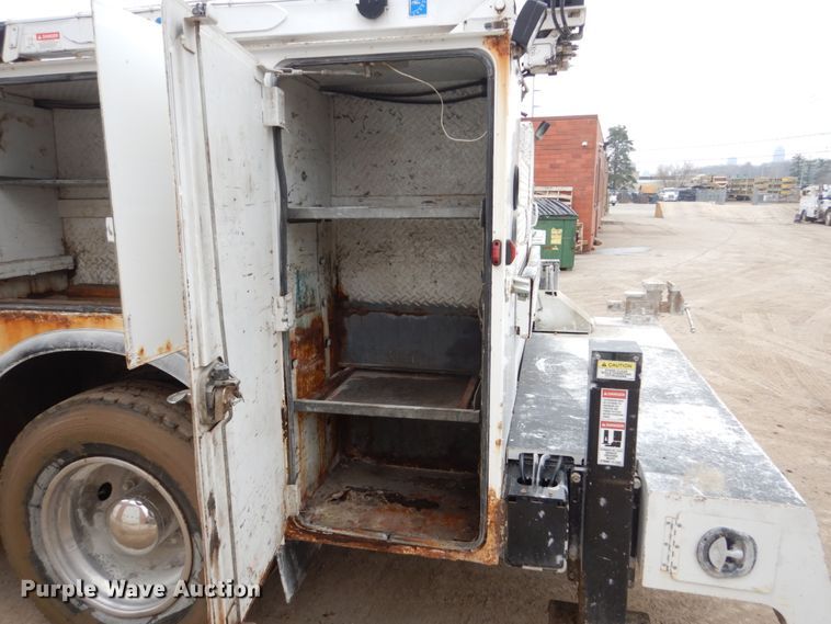 image for item FX9037 2006 Kenworth T300 service truck with crane