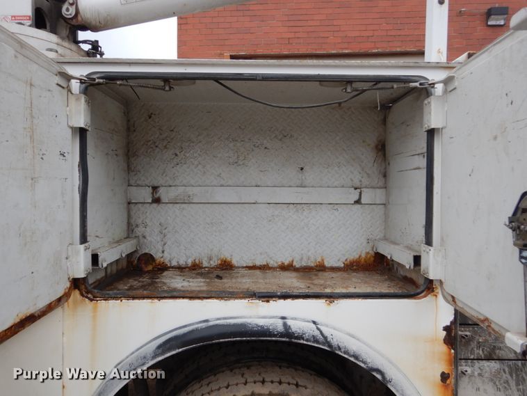 image for item FX9037 2006 Kenworth T300 service truck with crane