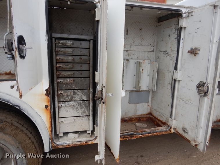 image for item FX9037 2006 Kenworth T300 service truck with crane