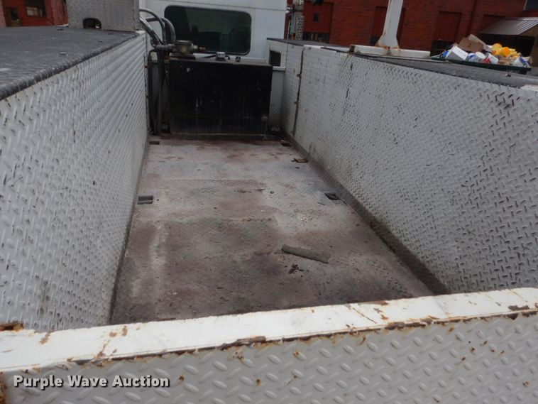 image for item FX9037 2006 Kenworth T300 service truck with crane