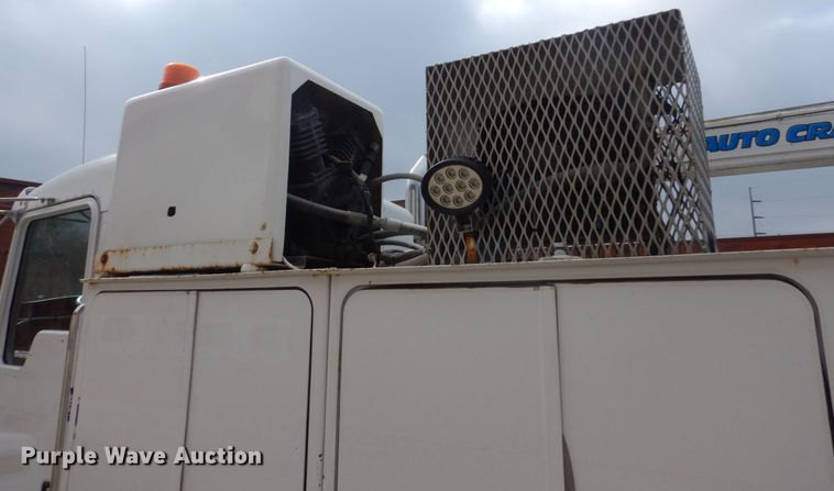 image for item FX9037 2006 Kenworth T300 service truck with crane