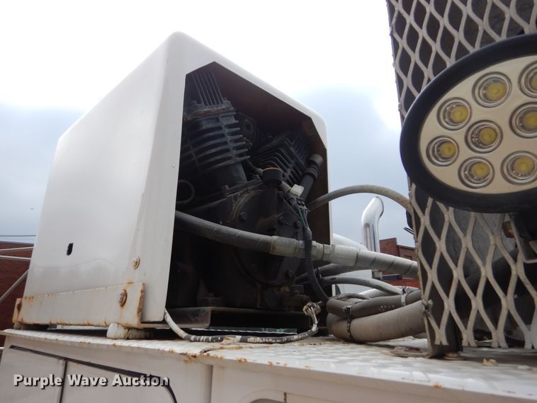 image for item FX9037 2006 Kenworth T300 service truck with crane