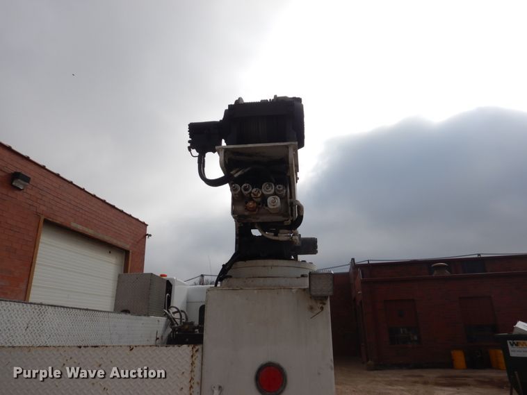 image for item FX9037 2006 Kenworth T300 service truck with crane