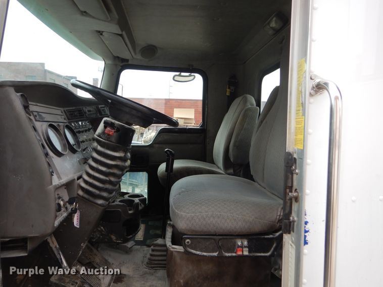 image for item FX9037 2006 Kenworth T300 service truck with crane