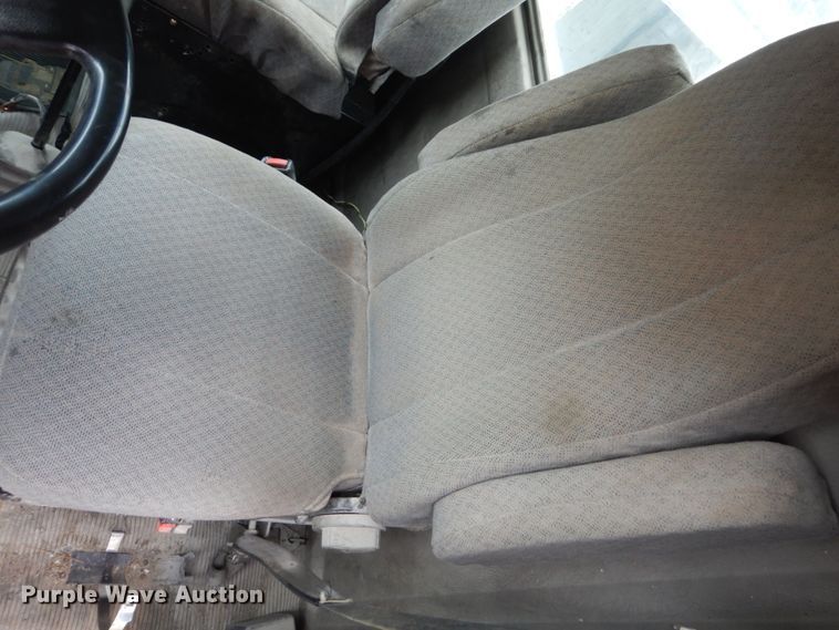 image for item FX9037 2006 Kenworth T300 service truck with crane