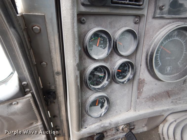 image for item FX9037 2006 Kenworth T300 service truck with crane