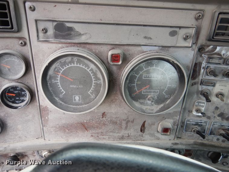 image for item FX9037 2006 Kenworth T300 service truck with crane