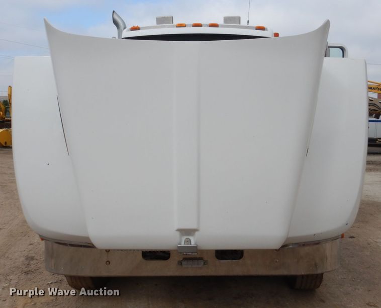 image for item FX9037 2006 Kenworth T300 service truck with crane