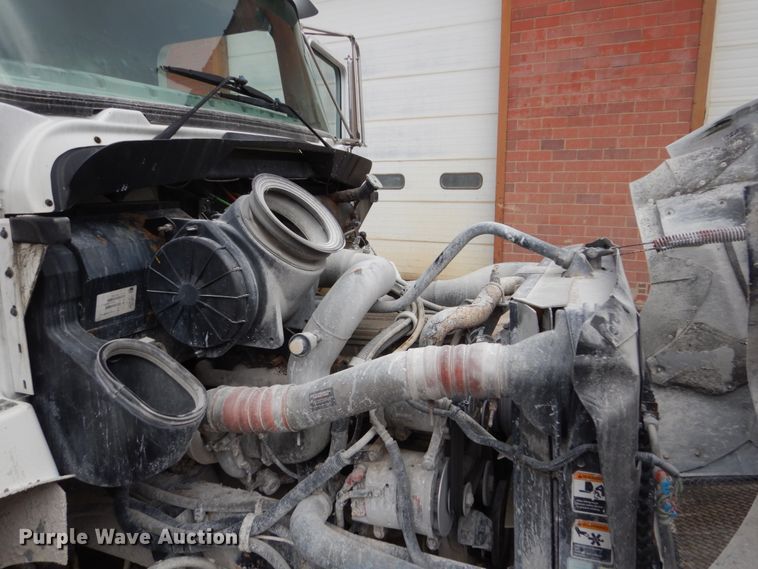 image for item FX9037 2006 Kenworth T300 service truck with crane