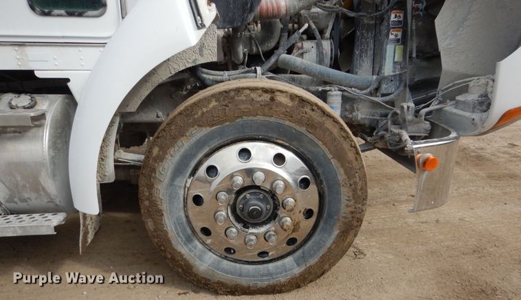 image for item FX9037 2006 Kenworth T300 service truck with crane